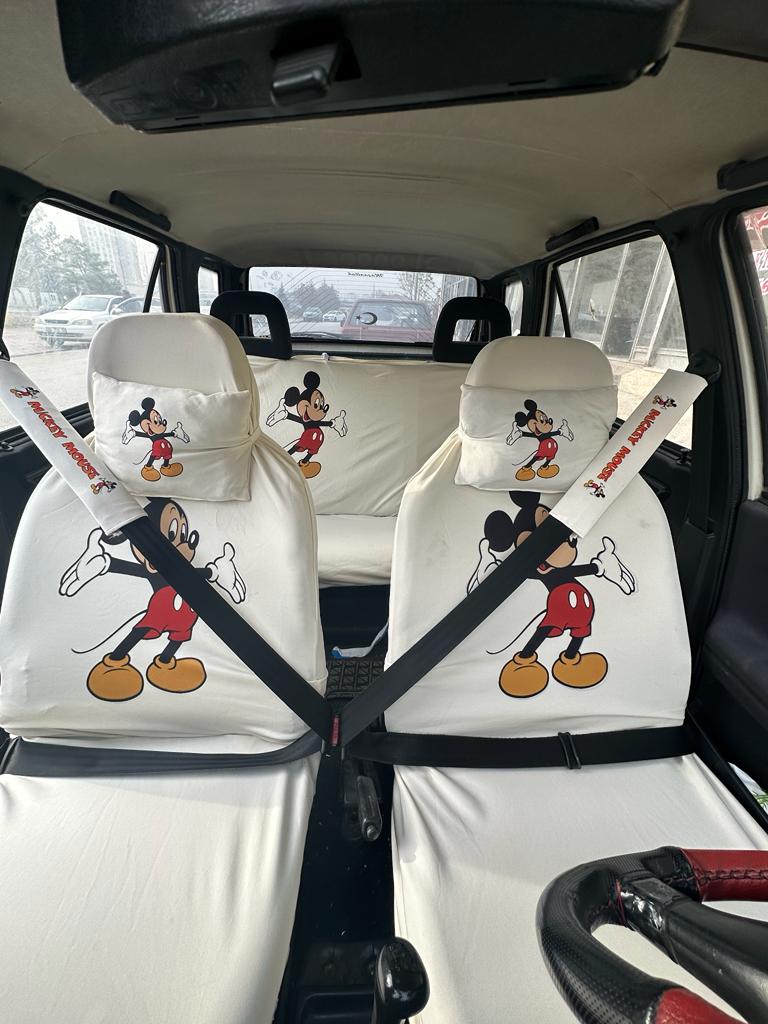 Mickey%20Mouse%20Oto%20Servis%20Kılıfı,%20Kemer%20Pedi,%20Yastık%20Takımı%20Beyaz