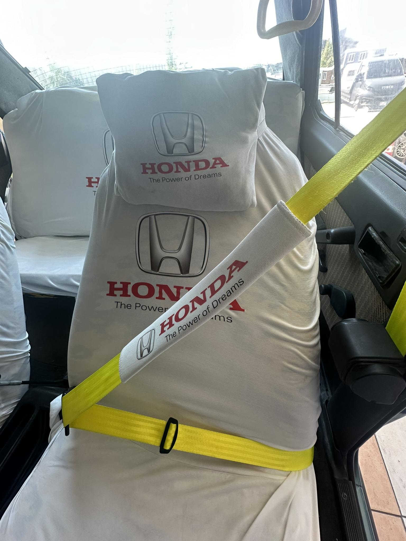 Honda%20Baskılı%20Oto%20Servis%20Kılıfı,%20Kemer%20Pedi,%20Yastık%20Takımı%20Beyaz