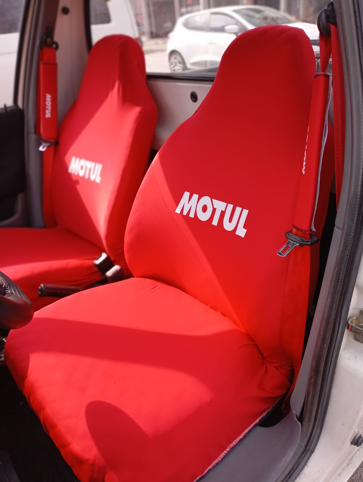 Motul%20Oto%20Servis%20Kılıfı%20Kırmızı%204%20Parça%20(Tüm%20Koltuklar%20İçin)